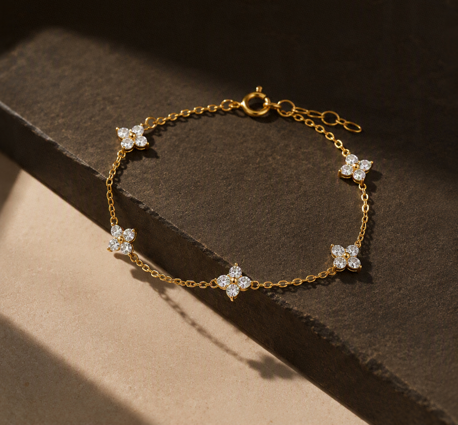 Nomad Flower Charm Bracelet | Pulsera de Treboles