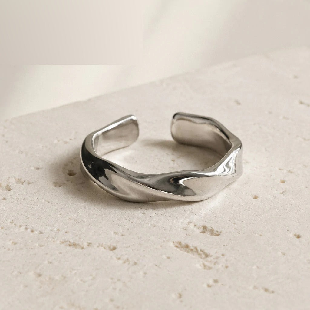 Nomad Twist Ring